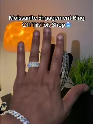 #moissanite #engagementring #moissanitering #weddingring #ring 