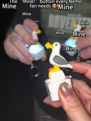You know what to do: "Mine! Mine! Mine!" 🐤🐤🐤😎🎁#seagullbutton #seaggullkeychain #funny #mineminemine #desktoy