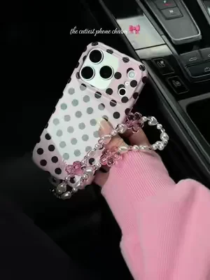 #phonecharm #girlythings #pinkaesthetic #phoneaccessories #velvetcaviar 