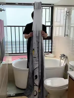Es Hora de Cambiar Tu Cortina de Ducha #hooklessshowercurtain #showercurtain #bathroomupgrade #homefinds #fyp 
