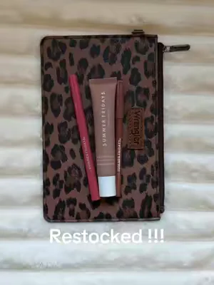 Favorite lip stain combo is finally back in stock 😍 #summerfridays #summerfridayslipbalm #lipstain  #lipbalm #dealsforyoudays @Summer Fridays 