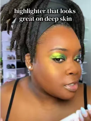 The definition of sun-kissed is this fire opal highlighter! @Haus Labs #fireopal #hauslabshighlighter #blackgirlmakeup #tiktokshopcreatorpicks 