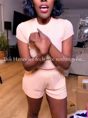 This Hanes set is so comfy.. it feels like nothing is on 👌 #hanes #2pieceset #loungewear #shortnsweet #dealsforyoudays  @Hanes 