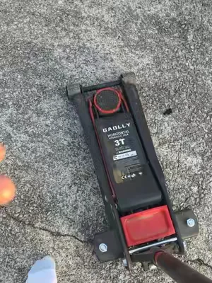 Need a floor jack that actually gets the job done? This 3-ton low-profile racing jack features a dual-piston quick lift, a wide lifting range, and heavy-duty construction that's perfect for everything from low cars to trucks. A must-have for any garage or driveway. #TikTokShopCreatorPicks #tiktokshopstockup #BigDreamsStartSmall #dealsforyoudays #garagetools 