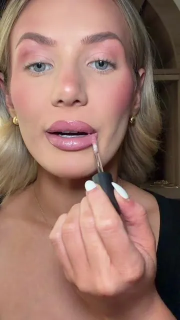 Most stunning combo I’ve seen in a whiiiiile😍 @M.A.C Cosmetics Store #maccosmetics #DealsForYouDays #lipcombo #viralmakeup 
