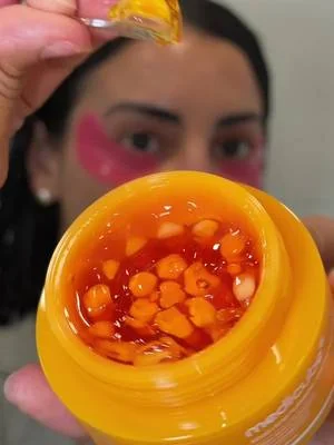 Si tienes tonos desiguales y piel opaca!! @medicube US Store  #medicubepartner #kojicacid #vitamincserum #koreanskincareproducts #DealsForYouDays 