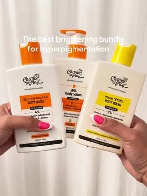 Comes with an exfoliant, body wash and lotion that helps brighten hyper pigmentation! ✨ #hyperpigmentation #hyperpigmentationtreatment #brighteningunderarms #chemistatplay #dealsforyoudays 