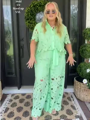 Such a classy set! #set #pantsset #curvyfashion #dealsforyoudays #tiktokshopcreatorpicks 