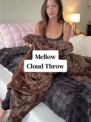 The espresso though 😍 🤎 #throwblanket #cloudthrowblanket #mellowsleep #dealsforyoudays 