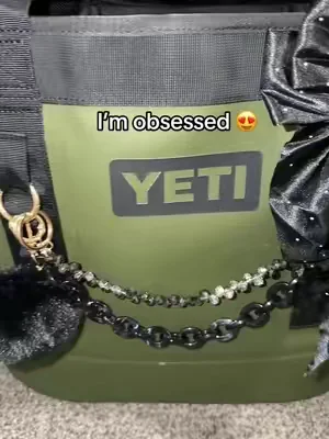 I can’t get over it!! @YETI #dealsforyoudays #totebag #yetibag #mombag 