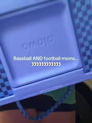 Sports moms. ⚾️🏈 Watch this! #bag #owalawaterbottle #owalabag #sportsbag #waterproofbag 