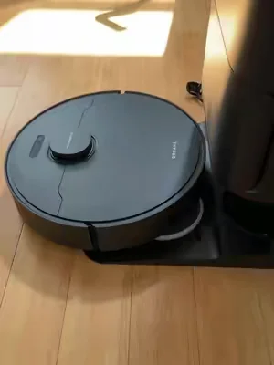 Dreame’s D30 robot vacuum is on a huge sale today 😳 #dreame #dreamevacuum #robotvacuum #robotvacuumcleaner #dealsforyoudays 