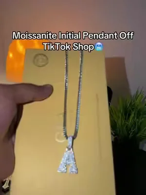 #moissanite #initials #pendant #moissanitejewelry #moissanitevsdiamond 