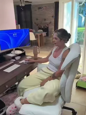 The judgment from my husband 🤣 this chair is actually the comfiest seat in my house 😍 #officechair #homeoffice #officelife #officechairs #homeofficeideas 
