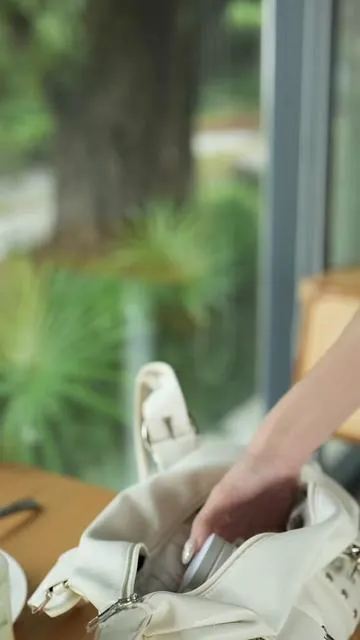 Camera grip + selfie stick + tripod — this one little gadget is all you need when you’re out. It basically replaces three tools in one. And the best part is the magnetic mount, so you can easily attach an extra fill light for better shots.#SelfieGadget #BluetoothRemoteControl #Tripod #selfiestick#DealsForYouDays