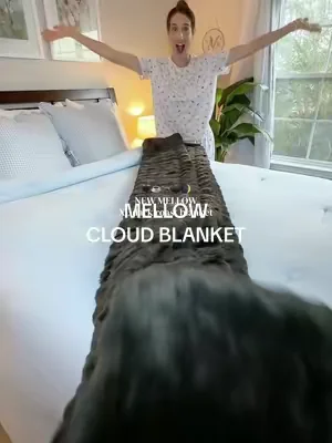 mellow heard you guys wanted a black blanket and here she is in new XL dark roast cloud throw ☁️🖤☕️  @Mellow Sleep  #mellowsleep #blanket #mellow #cozyhome #dealsforyoudays