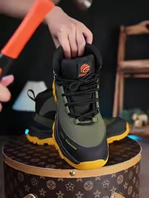 I've never seen a pair of steel toes like these #steeltoeshoes #steeltoe #FathersDay #safetyshoes #SummerVibes 