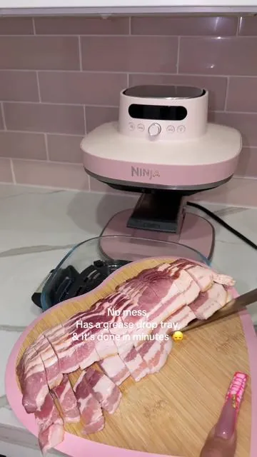 THE ONLY WAY TO DO BACON 🩷😍 #ninja #airfryer #bacon #asmr #pink 
