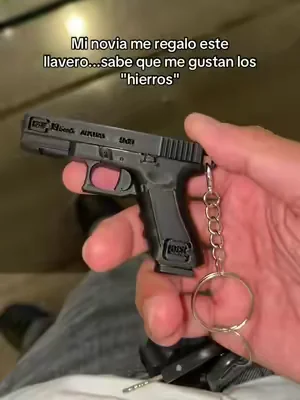 Solo los del barrio saben que significa “hierro” y G17 | comenta: 😏 #llavero #regaloparahombre #llaves #barriospeligrosos #airsofter