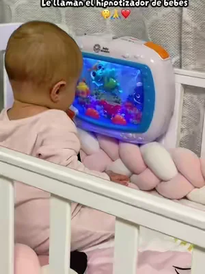 Con este acuario de @Baby Einstein  tengo tiempo de hacer los quehaceres de casa y ella todo el tiempo entretenida !!!! Sus luces y sonidos relajantes con algo espectacular!!!!#dealsforyoudays #momlife #babyeinstein #babytoy #estimulaciontemprana 