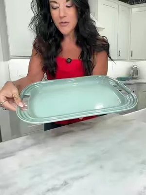 le creuset serving platter🤌🏻 #lecreuset #host #christmas #qvc 