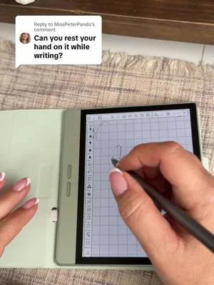 Replying to @MissPeterPanda it has palm rejection! #TikTokShopCreatorPicks #tiktokshopsummerturnup #dealsforyoudays #SummerWins #ereader 