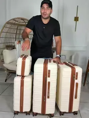 Set de 4 maletas de viaje expandibles con maleta de cabina, equipaje documentado, neceser y cerradura TSA. Equipaje rígido con ruedas 360°, gran capacidad y diseño resistente para vacaciones, viajes de negocios y escapadas. #MaletasDeViaje #EquipajeTSA #SetDeMaletas #dealsforyoudays #tiktokshopcreatorpicks @AAIVV Luggage 