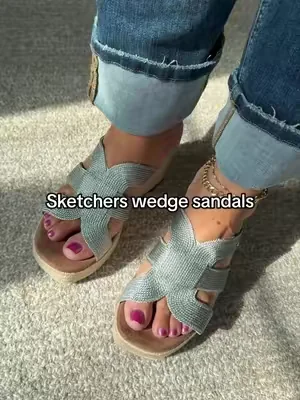 The sandal that instantly makes every outfit look more put together. These metallic jute slide wedges are lightweight, comfortable, and easy to pair with dresses, shorts, jeans, or vacation looks. The neutral shimmer goes with everything, and the wedge gives you a little extra height without sacrificing comfort. A staple you’ll keep reaching for all season. #dealsforyoudays @QVC, Inc  #wedgesandals #comfortsandals #summerstyle #metallicsandals