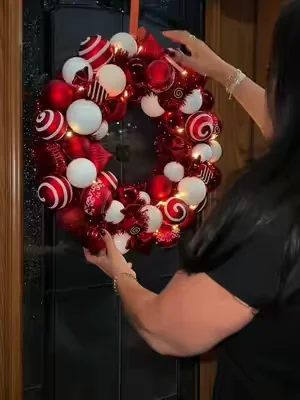 @QVC, Inc dropped the Kringle Express Christmas Wreath and this thing is beauuuuutiful!  Kringle Express never misses when it comes to Christmas decorations.  #christmas #kringleexpress #wreath #christmasdecor #christmasinjuly 
