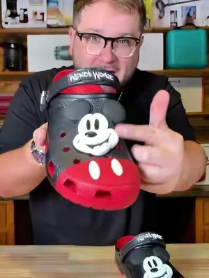 #crocsshoes #mickeymouse #disney #dealsforyoudays 