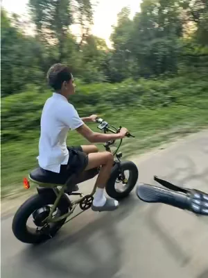 This electric bike so fun.  @Eskute #v101 #ElectricBikes #Electricbike #ebikes #ebike 
