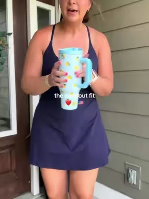 The cutest athletic dress & it just makes you feel so nice and secure! Love the built in support and easy peasy access! #halara #halaradress #halaraeveryday 