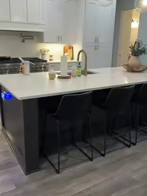 These kitchen chairs are so comfortable and wipeable - perfect for families! Kitchen barstool, kitchen island chairs, kitchen chairs with back, barstools with back, family kitchen