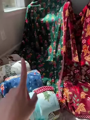 dont miss it, it’s low stock right now #christmasblanket #christmasgift #christmasshopping #christmaspresents #christmasinjuly 