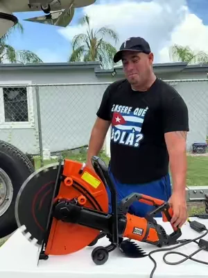 🚧💪 Corta concreto como un profesional con la VEVOR Electric Concrete Saw 16” 3200W Potencia industrial para trabajos duros de construcción, remodelación y demolición. ✔ Motor potente de 3200W (15A) para cortes rápidos y precisos ✔ Disco de 16 pulgadas con profundidad ajustable hasta 6” ✔ Sistema de agua integrado que reduce el polvo y mejora la seguridad ✔ Diseño con doble switch para mayor protección del usuario ✔ Ideal para concreto, ladrillo, piedra y trabajos pesados ⚡ Herramienta perfecta para constructores, contratistas y trabajos exigentes 💥 Corte limpio, rápido y con menos esfuerzo #DealsForYouDays #SummerWins #TikTokShopDealsforYouDays #SuperBrandDay #[DealsforYouDays) VEVOR Electri ##ConstructionTools