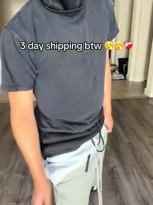 check reviews 👆👆 these shorts come with all tags and arrive in 3-5 days (TRUE TO SIZE) if you need help comment your height and weight and I'll pick a size for you!! For reference I’m 5’8 150 wearing a medium #shorts #1977 #light #coral 
