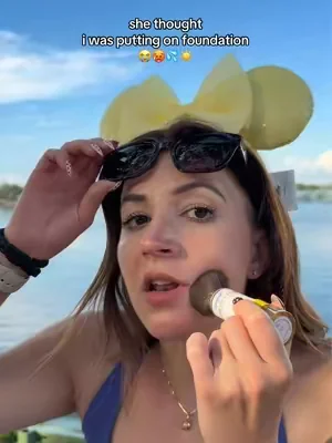 the easiest one to reapply ☀️#supergoopsunscreen #spf #sunprotection #spfpowder #dealsforyoudays 