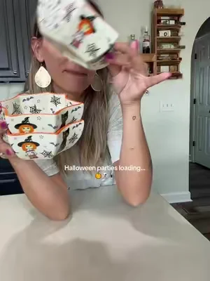 Is it October yet?! 👻 #bakeware  #halloweendecor  #halloweenpartyideas  #dealsforyoudays  #qvctiktok 