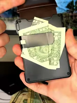This wallet is perfect and it’s on sale!! #wallet #slimwallet #rfidwallet #dealsforyoudays  #creatorsearchinsights 