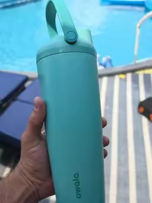 This tumbler was built for everyday life. The oversized handle makes it easy to carry, it fits most cup holders, and the 2-in-1 sip-or-swig lid gives you two ways to drink. Perfect for work, the gym, road trips, or keeping your favorite drink close all day. #Tumbler #WaterBottle #EverydayCarry #TikTokShopCreatorPicks #dealsforyoudays 