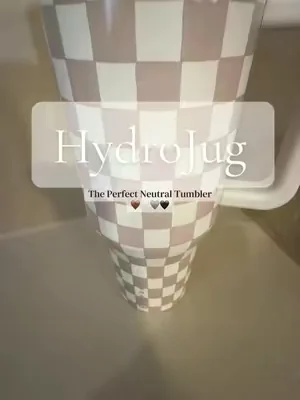 40oz of perfection! The checker design is my fave! 🏁 #dealsforyoudays #summerwins #hydrojug #hydrojugtraveler #hydrojugtumbler 
