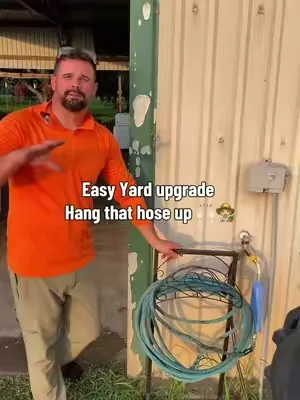 Garden hose rack #hoseholder #waterhose #garden #gardenhose #metalart 