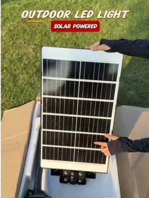 Si tu jardín está muy oscuro, te recomendamos encarecidamente que veas este vídeo. ¡Esta farola solar cambiará tu vida!_#SummerWins #DealsforYouDays #outdoorlights #solarlights #tiktokshop 