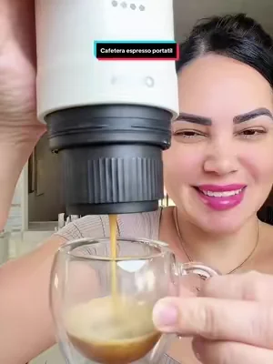 Cafetera espresso portátil OutIn Nano con autocalentamiento, mini cafetera para coche, compatible con cápsulas NS y café molido. Ideal para el hogar y actividades al aire libre.#tiktokshopcreatorpicks #dealsforyoudays #cafetera #cafe #cafeteraportatil 