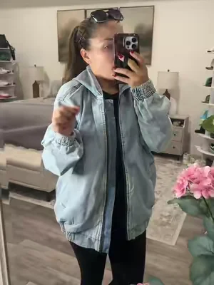 Ok now this has me ready for fall 😍 🍂 #falloutfitinspo #jeanjacket #denimjacket #hoodedjacked #edikted 