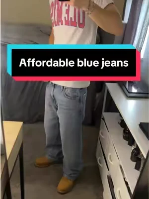 Affordable blue wash baggy jeans, too tuff #baggyjeans #jeans #streetwear #StreetFashion #mensoutfitideas 
