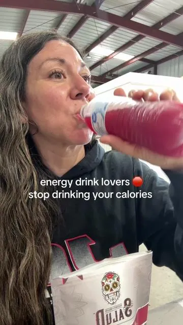 This drink swap can help you reach your goals faster 🏋️‍♀️💪🏃‍♀️ Taste Salud is one of the few low calorie brands that actually taste so good to me. I had trouble finding some that I actually craved until I found salud.   #tastesalud #lowcalorie #energydrink #caffeine #lowsugar 