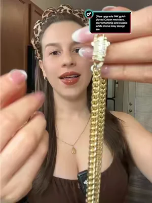 Envío gratis!!✅😍✨hermosa cadena con tejido cubano (Nueva actualización chapada en oro de 14 quilates Collar cubano. La artesanía y el diseño clásico de incrustaciones de piedra blanca son deslumbrantes. El collar cubano de Miami combina tradición y moda. #cubanchain #chain #jewlery #accessories #14kgold 