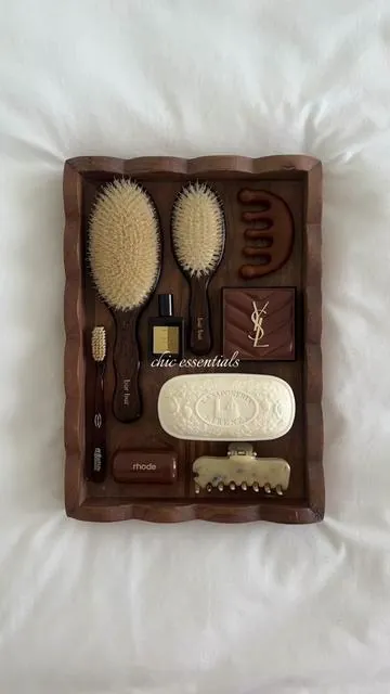 #chic #essentials #girltherapy #burbur 