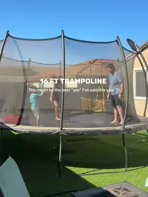 Not a single day goes by without someone on this 🤸🏻‍♀️ @amerlifeofficial  #trampoline #dealsforyoudays #outdoortrampoline #outdoorfun #kidsactivities 